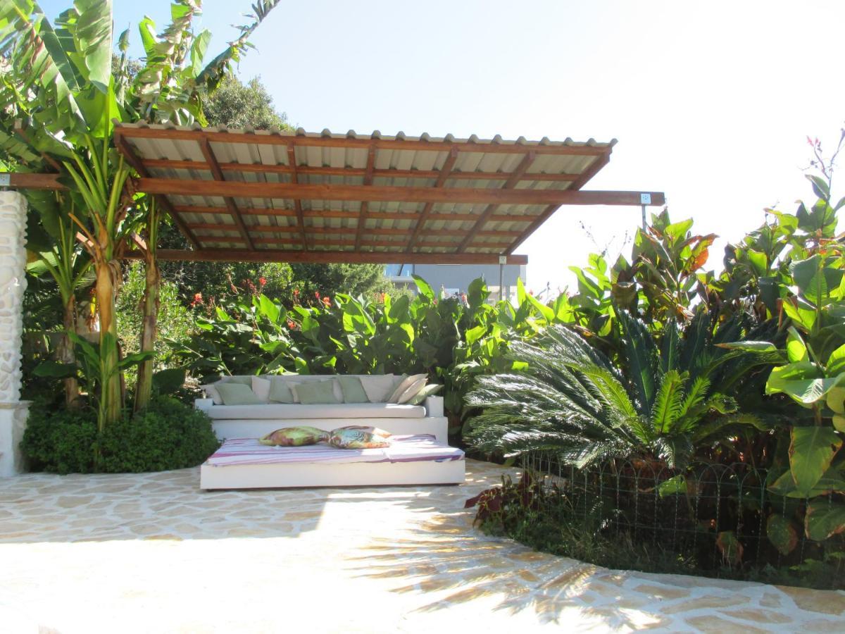 Relax Tiny Villas 40 Meters Of The Beach Zrnovo Exterior photo
