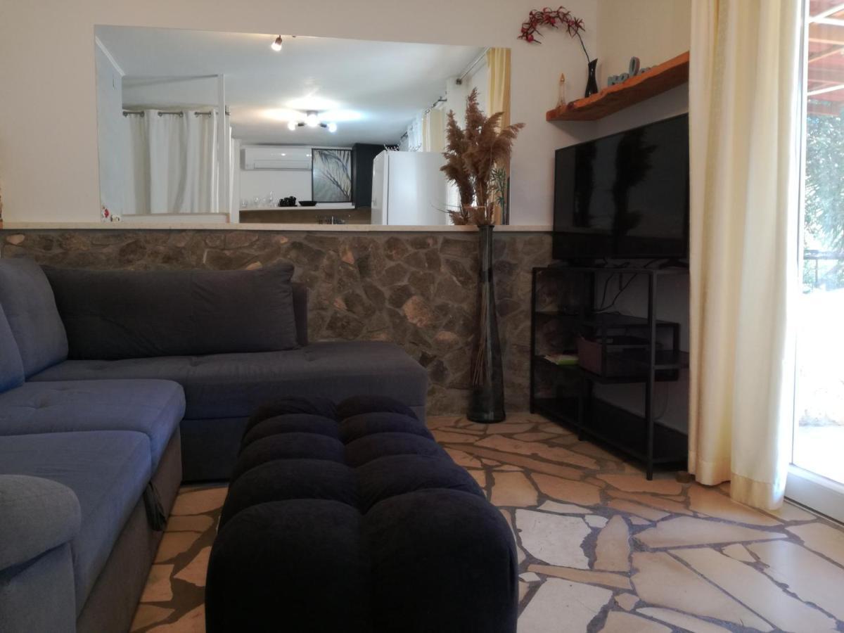 Relax Tiny Villas 40 Meters Of The Beach Zrnovo Exterior photo