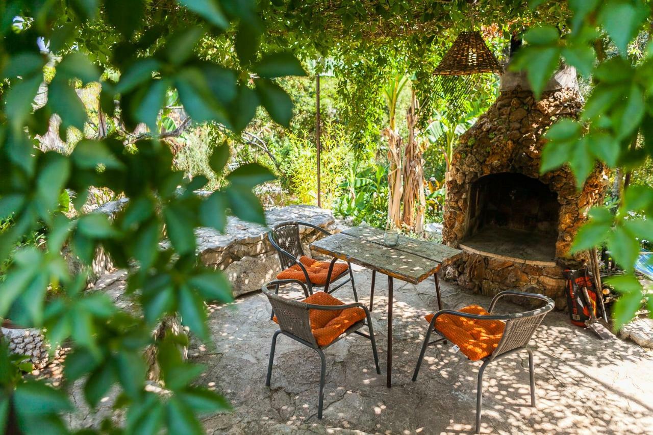Relax Tiny Villas 40 Meters Of The Beach Zrnovo Exterior photo