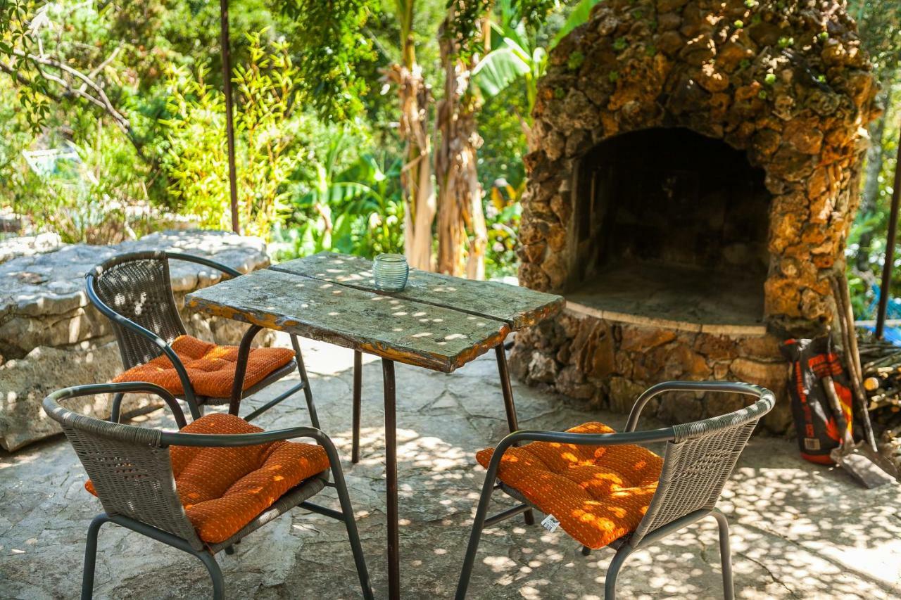 Relax Tiny Villas 40 Meters Of The Beach Zrnovo Exterior photo
