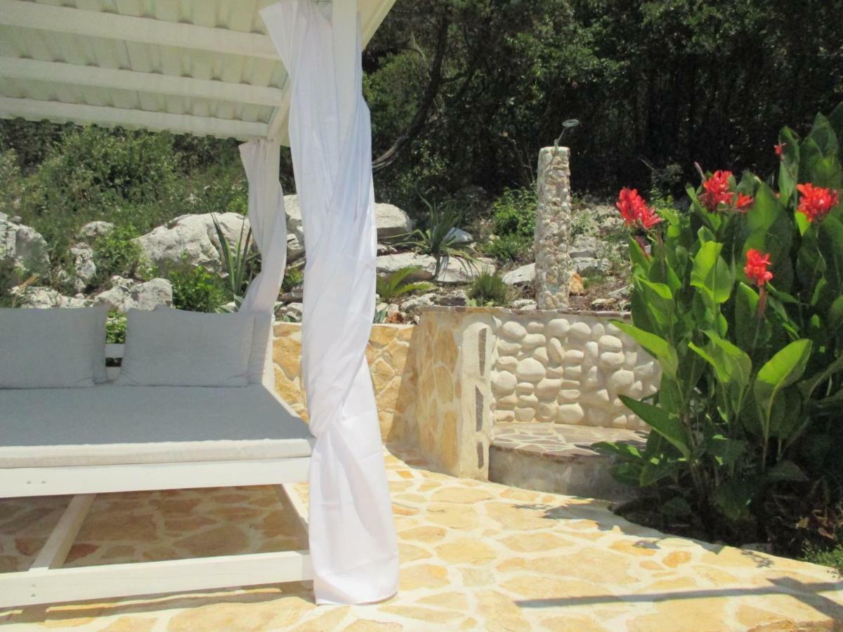 Relax Tiny Villas 40 Meters Of The Beach Zrnovo Exterior photo